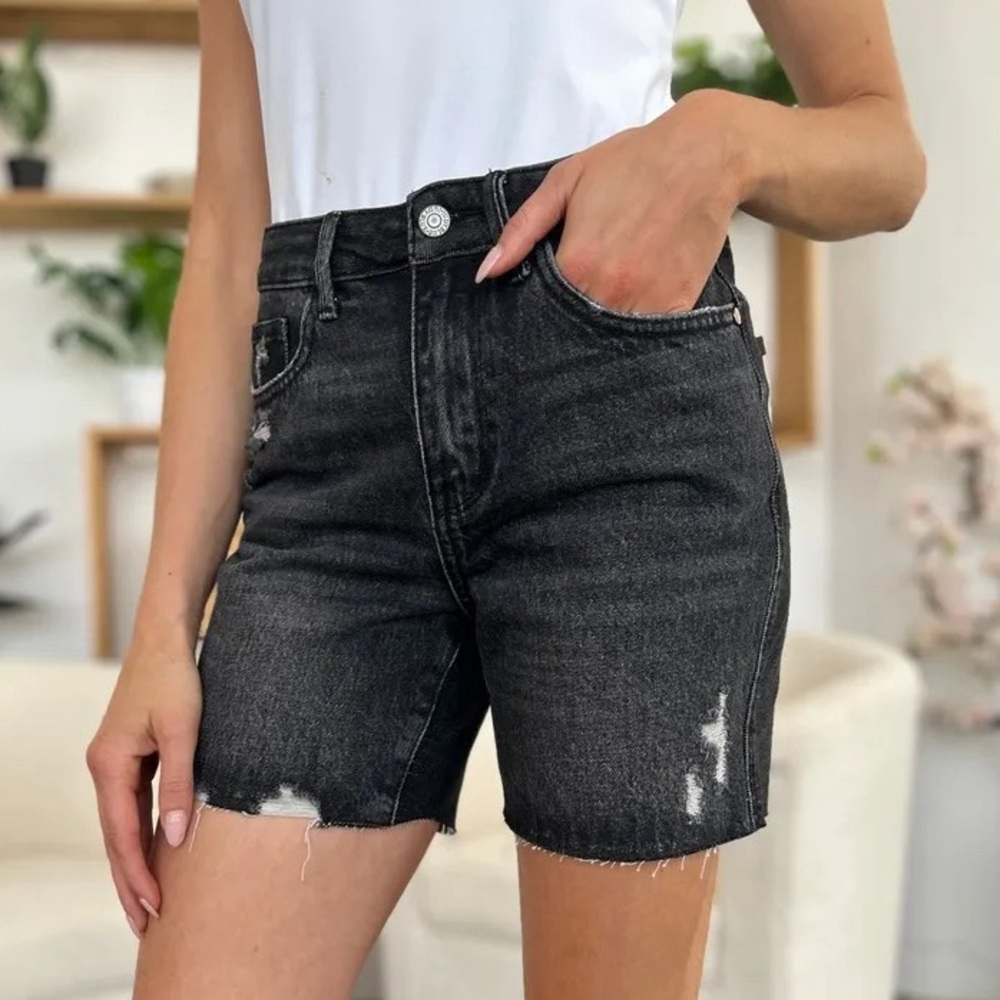 🔥SOLD OUT! Judy Blue High Waist Rigid Magic Denim Short